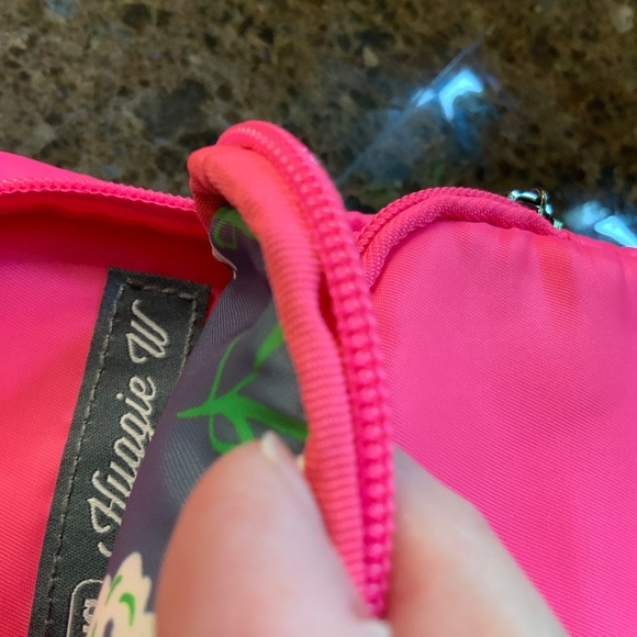 LUG PINK HUGGIE “W” - NWOT - Picture 4 of 5